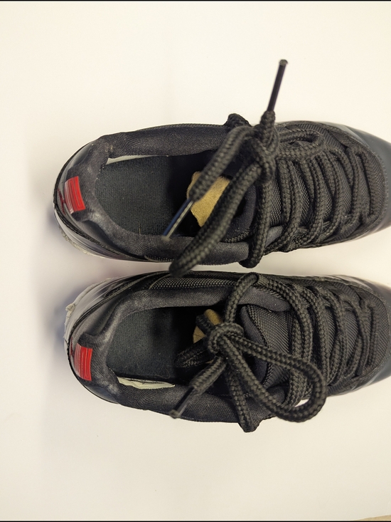 Jordan Air Jordan 11 Bred Retro Low - Black & Red